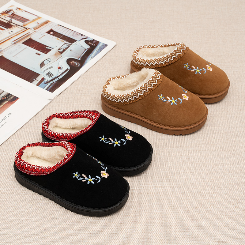 Embroidery Online - Pantufas de inverno com bordados florais